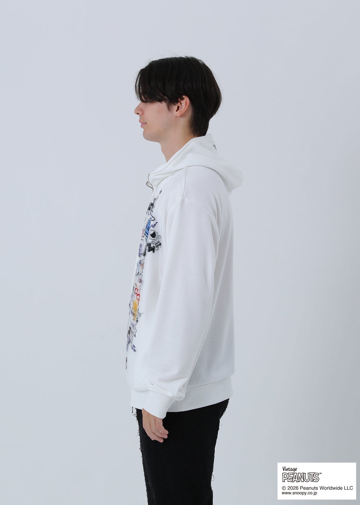 PEANUTS SNOOPY GRAFFITI TR-102 WHITE